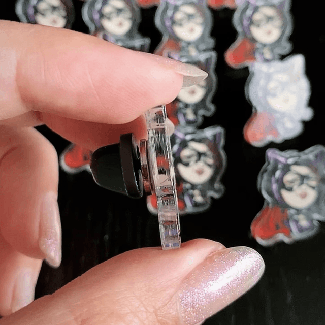 Pin's en acrylique